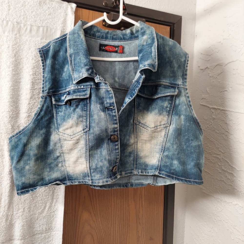 Denim cropped vest